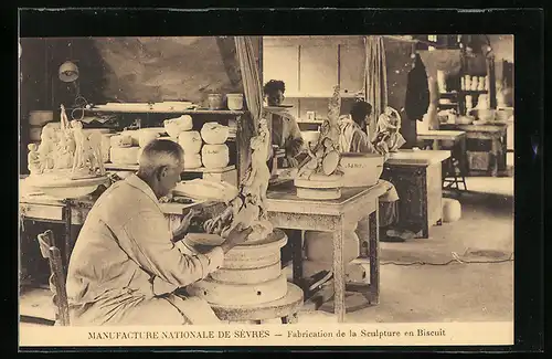 AK Sèvres, Manufacture Nationale, Fabrication de la Sculpture en Biscuit, Porzellanfiguren