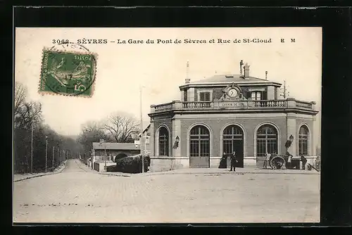 AK Sevres, La Gare du Pont de Sevres et Rue de St-Cloud, Eingang des Bahnhofs