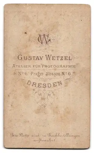 Fotografie Gustav Wetzel, Dresden, Prager Str. 6, Junger gutaussehender Mann mit Hut und Spazierstock