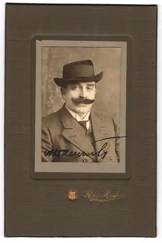 Fotografie Alois Höpfner, Ettlingen, Bürgerlicher Herr mit Schnauzbart