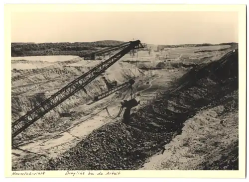 Fotografie unbekannter Fotograf, Ansicht Salzgitter, Grube Haverlahwiese I, Dragline bei der Arbeit, Tagebau