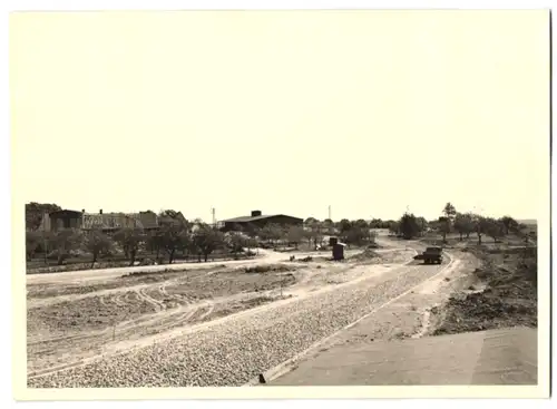 Fotografie unbekannter Fotograf, Ansicht Salzgitter-Gebharshagen, Strassenbau im Lager IV, Neubausiedlung Gebhardshagen