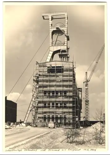 Fotografie unbekannter Fotograf, Ansicht Salzgitter, Schachtanlage Ohlendorf, Südliche Stirnwand mit Baugerüst