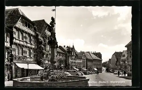 AK Bretten /Baden, Marktplatz mit Denkmalbrunnen