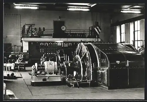 AK Oelsnitz /Erzgeb., Bergbaumuseum Karl-Liebknecht-Schacht, Torbogengenerator im Kraftwerk