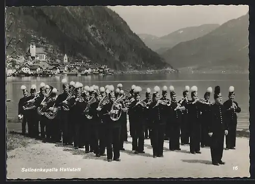 AK Hallstatt, Die Mitglieder der Salinenkapelle, Ortsansicht