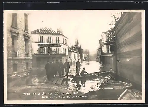 AK Neuilly, Crue de la Seine 1910, Rue de la Ferme