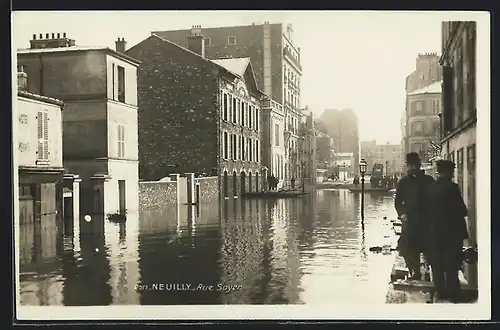 AK Neuilly, Crue de la Seine 1910, Rue Soyer
