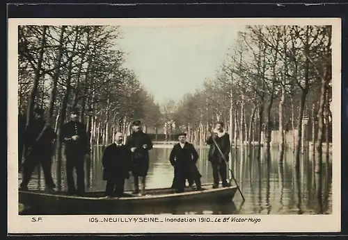 AK Neuilly-sur-Seine, Crue de la Seine 1910, Le Boulevard Victor Hugo