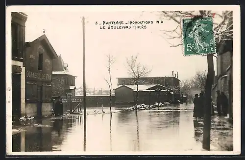 AK Nanterre, Crue de la Seine 1910, Le Boulevard Thiers