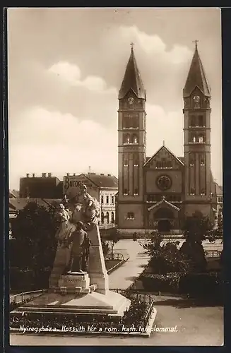 AK Nyiregyháza, Kassuth tér a rom. kath. templommal