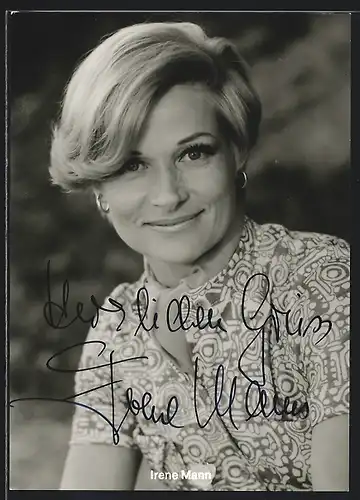 AK Schauspielerin Irene Mann am Lächeln, mit original Autograph