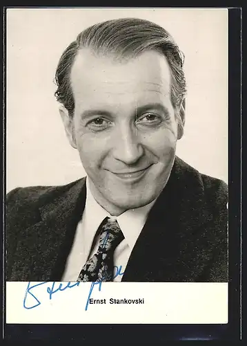 AK Schauspieler Ernst Stankovski im Anzug, mit original Autograph