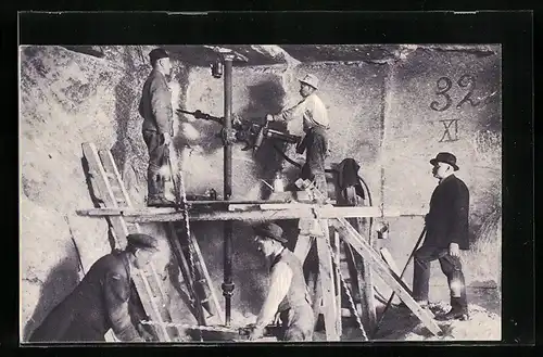 AK Wieliczka, Schrämmaschine bei der Arbeit in der Grube