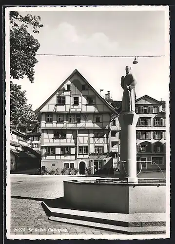 AK St. Gallen, Brunnen und Colonialwarenhandlung am Gallusplatz