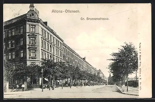 AK Hamburg-Ottensen, Gr. Brunnenstrasse mit Passanten