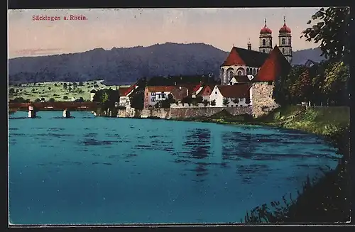 AK Säckingen am Rhein, Kirche und Brücke vom Rheinufer aus gesehen