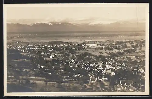 AK Badenweiler, Gesamtansicht gegen die Berge