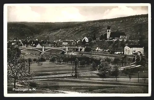 AK Plochingen a. N., Panoramaansicht mit Kirche und Brücke