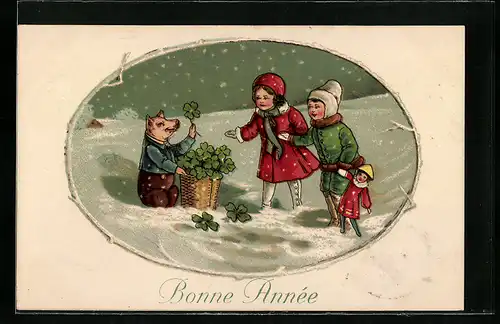 AK Schwein mit einem Korb voller Kleeblätter begrüsst zwei Kinder