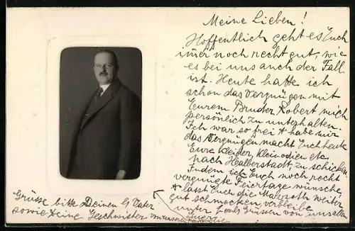 Foto-Collage-AK Porträt eines elegant gekleideten Heren