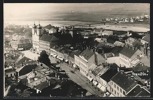 AK Trencín, Ortsansicht aus der Vogelschau