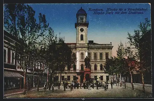 AK Komárom, Klapka-Platz mit dem Stadthaus