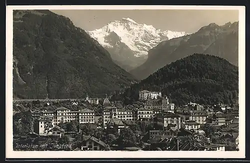 AK Interlaken, Ortsansicht mit Jungfrau