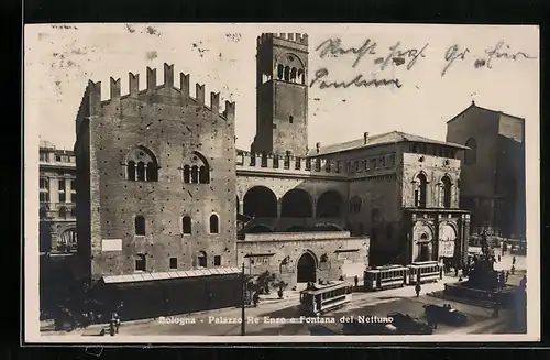 AK Bologna, Palazzo Re Enzo e Fontana del Nettuno mit Strassenbahn