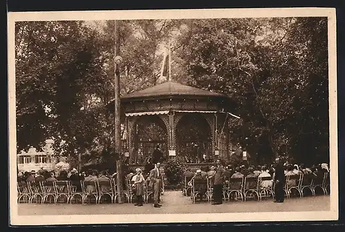 AK Piestany, Musikpavillon mit Gästen