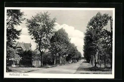 AK Mellendorf i. Hann., Strassenpartie mit Radfahrern