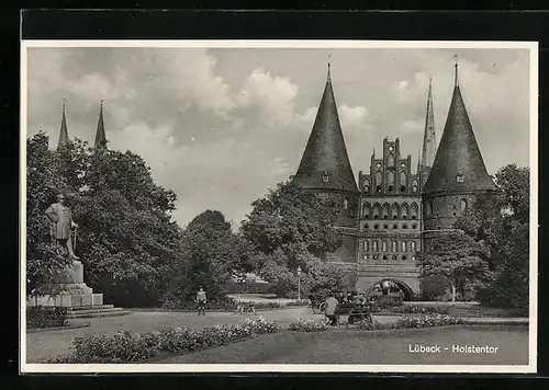 AK Lübeck, Holstentor mit Parkumgebung