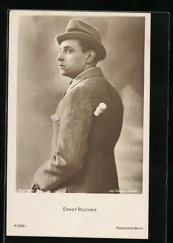 AK Schauspieler Ernst Reicher elegant mit Hut im Anzug