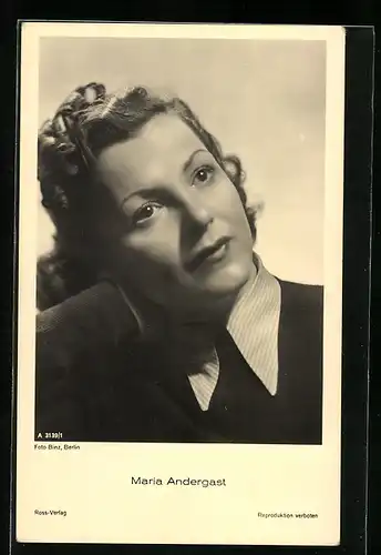 AK Schauspielerin Maria Andergast mit Kragen