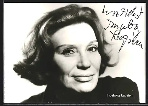 AK Schauspielerin Ingeborg Lapsien lächelt freundlich, mit original Autograph