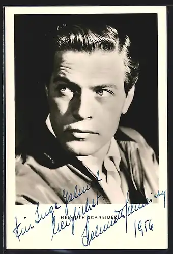 AK Schauspieler Helmuth Schneider blickt zur Seite, mit original Autograph