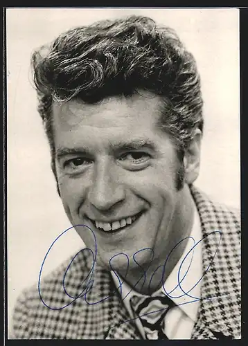 AK Schauspieler Rudi Carrell lächelt fröhlich, mit original Autograph