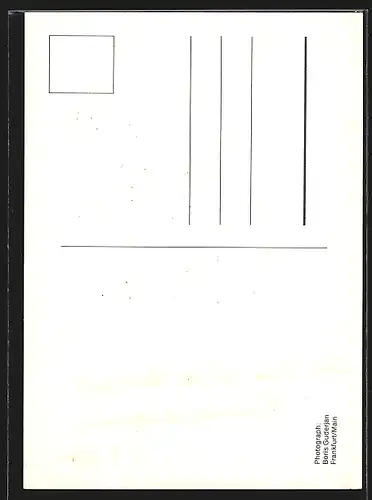 AK Schauspieler Charles Regnier im Anzug mit Krawatte, Autograph