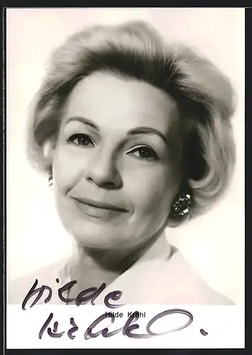 AK Schauspielerin Hilde Krahl lächelt in die Kamera, mit original Autograph