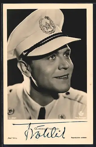 AK Schauspieler Gustav Fröhlich in Uniform posierend, mit original Autograph