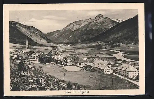 AK Zuoz in Engadin, Ortspartie mit Bergen