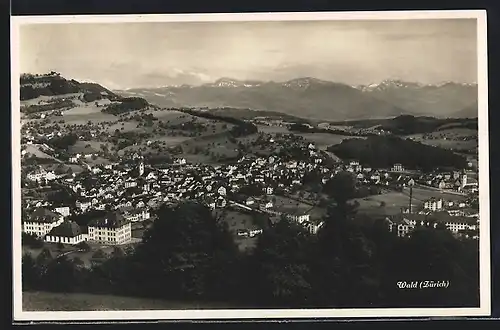 AK Wald, Teilansicht mit Bergen