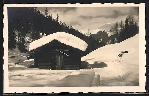 AK Davos, Verschneite Alphütte im Sertigtal