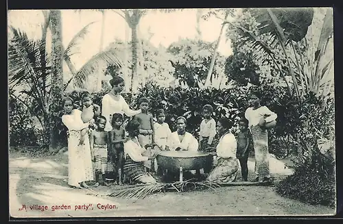 AK Sri-Lanka-Ceylon, A village garden party, Familienfoto
