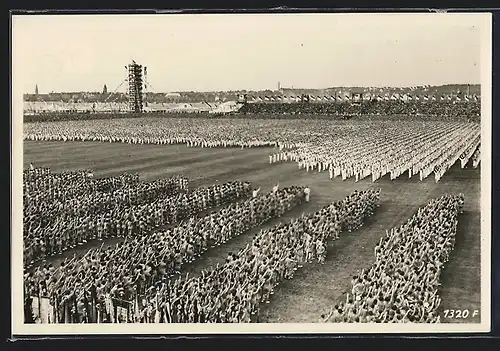 AK Stuttgart, 15. Deutsches Turnfest 1933, Turner im Freien zeigen den gruss