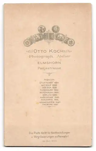 Fotografie Otto Koch, Elmshorn, Panjestrasse, Dame mit weissem Kragen