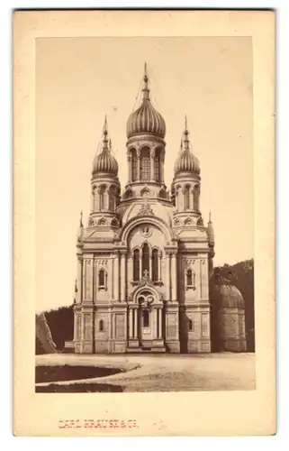 Fotografie Carl Krause & Co., Berlin, Ansicht Wiesbaden, Blick auf die Front der Russisch-Orthodoxe Kirche