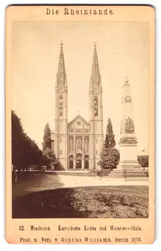 Fotografie Sophus Williams, Berlin, Ansicht Wiesbaden, Blick auf die Karholische Kirche mit der Waterloo-Säule