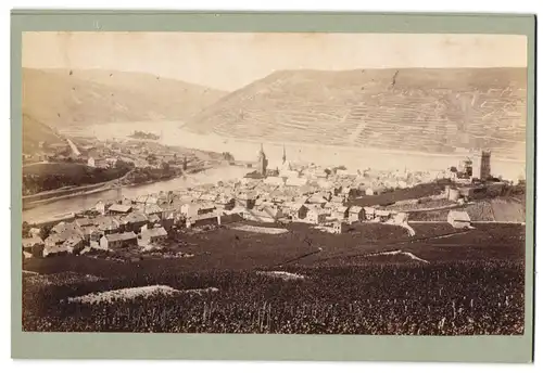 Fotografie unbekannter Fotograf, Ansicht Bingen-Bingerbrück, Blick über den Stadtteil mit Kirche