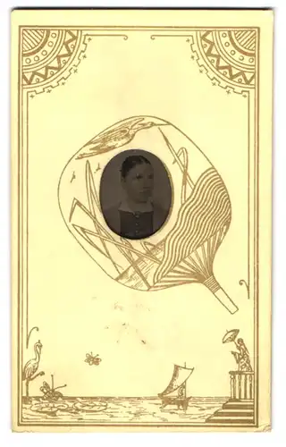 Fotografie Ferrotypie Portrait junge Frau im Kleid, im Passepartout mit Asiatischem Fächer